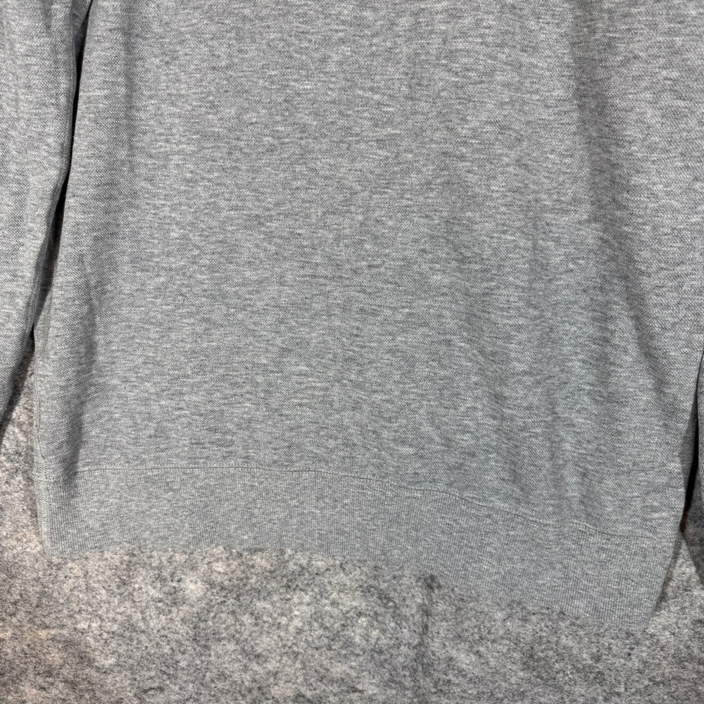 Vuori Gray Long Sleeve Sweatshirt Crewneck Pocket Athleisure Pullover Size M - Picture 12 of 15